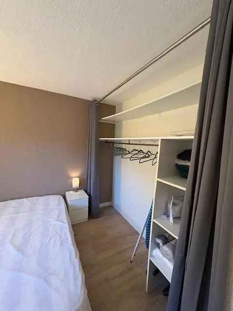 2-Room Pool, Beach And Harbor Le Pradet Apartment