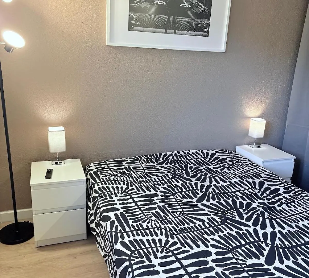 2-Room Pool, Beach And Harbor Le Pradet France